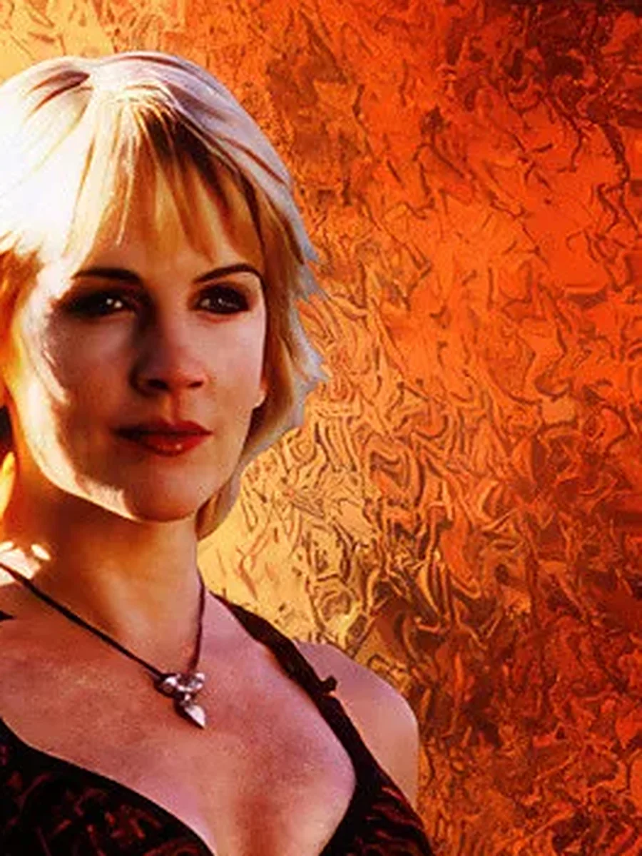 Gabrielle, portrait sur fond de flammes