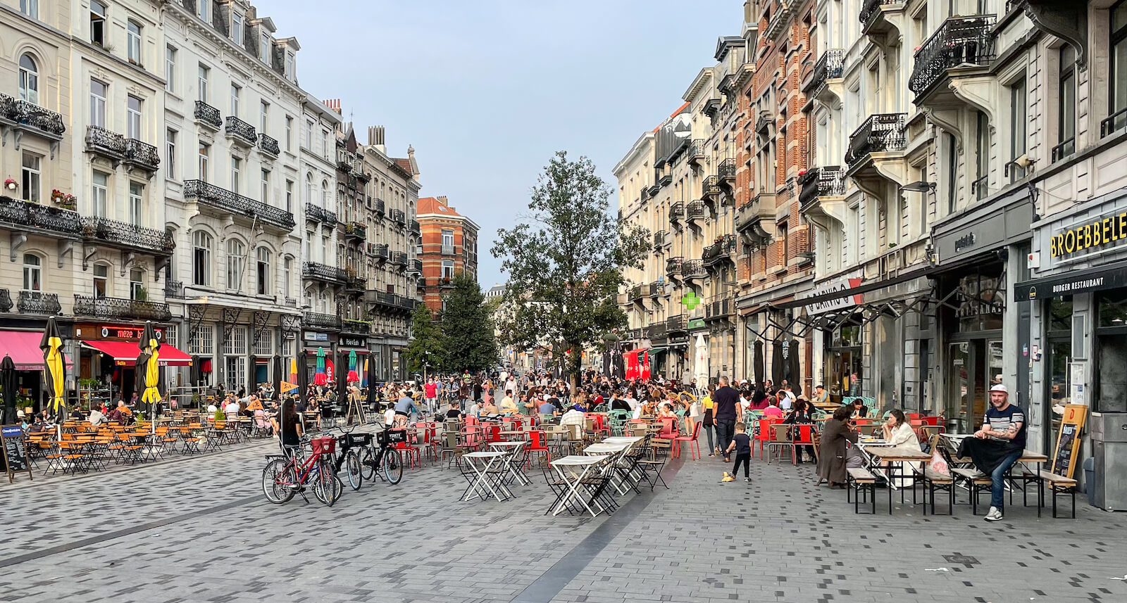 Le Parvis de Saint-Gilles