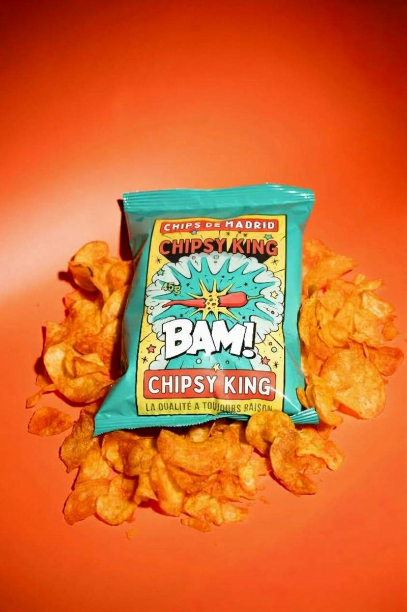 Paquet Chipsy King BAM au piment posé sur des chips